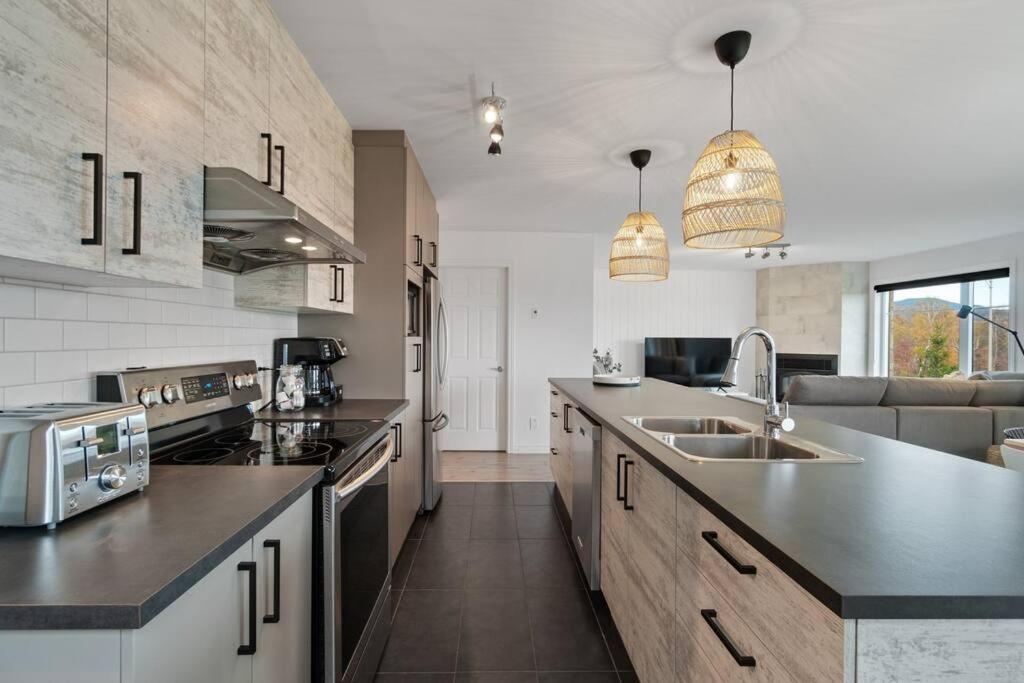 Initial - Boho - Mont-Sainte-Anne Apartment Beaupre Luaran gambar