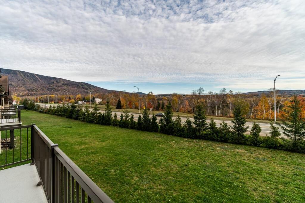 Initial - Boho - Mont-Sainte-Anne Apartment Beaupre Luaran gambar
