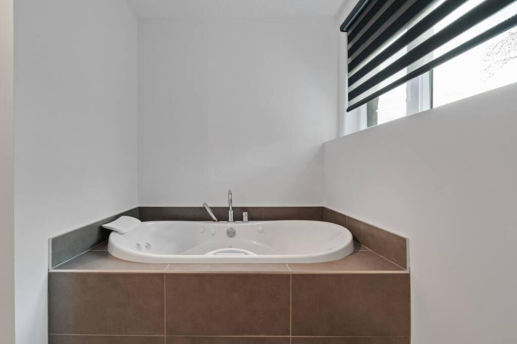 Initial - Boho - Mont-Sainte-Anne Apartment Beaupre Luaran gambar