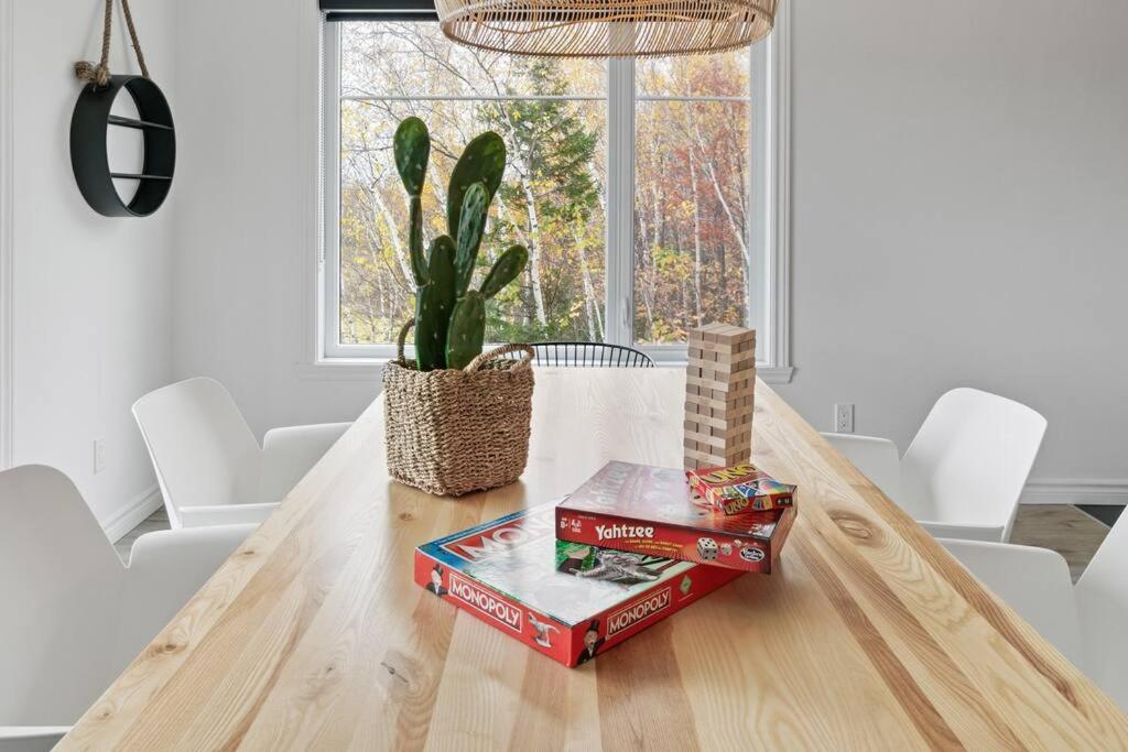 Initial - Boho - Mont-Sainte-Anne Apartment Beaupre Luaran gambar