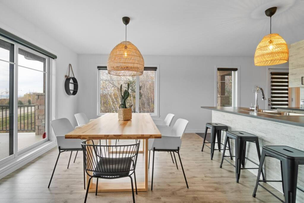 Initial - Boho - Mont-Sainte-Anne Apartment Beaupre Luaran gambar