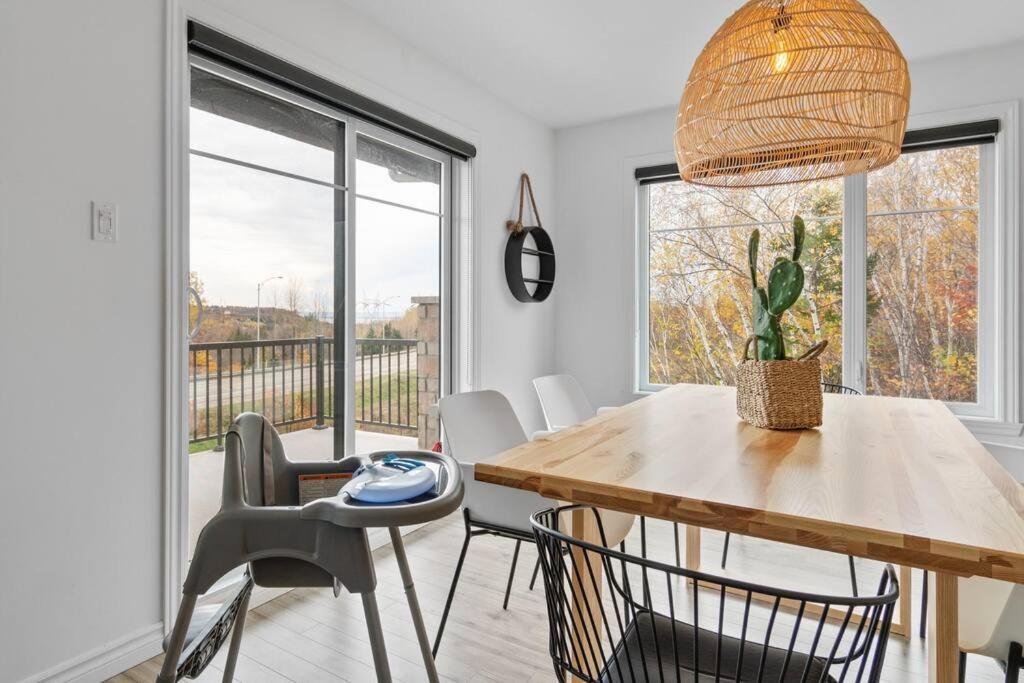 Initial - Boho - Mont-Sainte-Anne Apartment Beaupre Luaran gambar